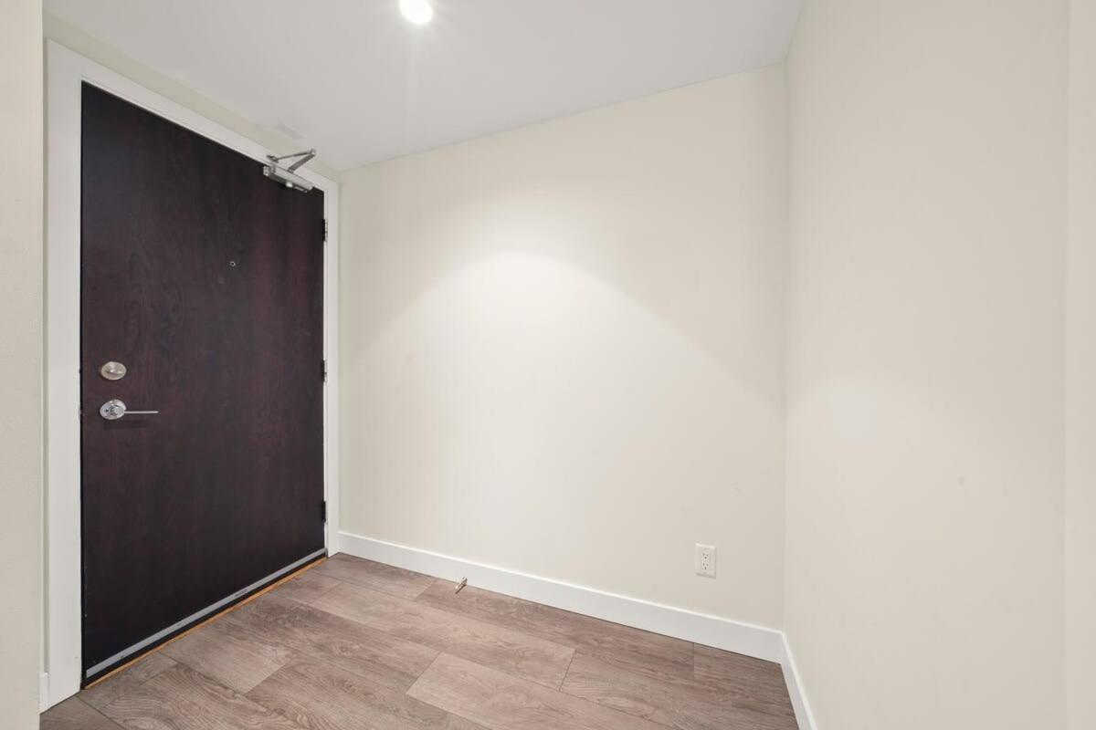 Dazzling Condo By Stadium Downtown With Free Parking 밴쿠버 외부 사진