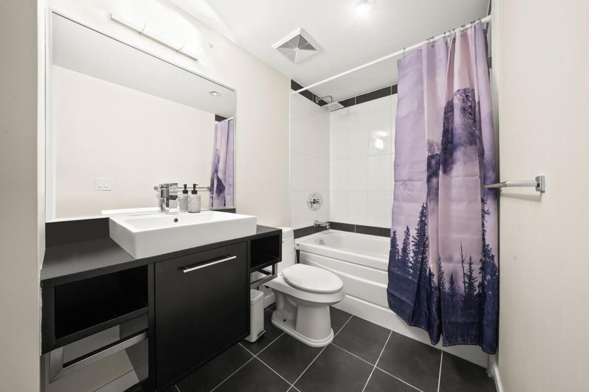 Dazzling Condo By Stadium Downtown With Free Parking 밴쿠버 외부 사진